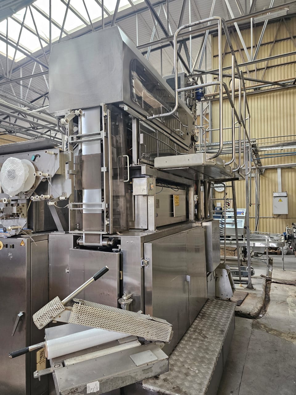 USED TETRA PAK TBA 9 200ML SLIM FILLING LINE FOR SALE YEAR 1993