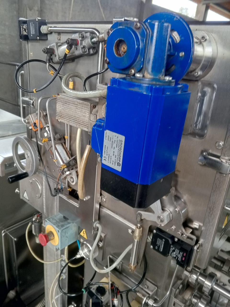 REFURBISHED TETRA PAK TBA 19 200ML SLIM 30v FILLING LINE FOR SALE YEAR 2007