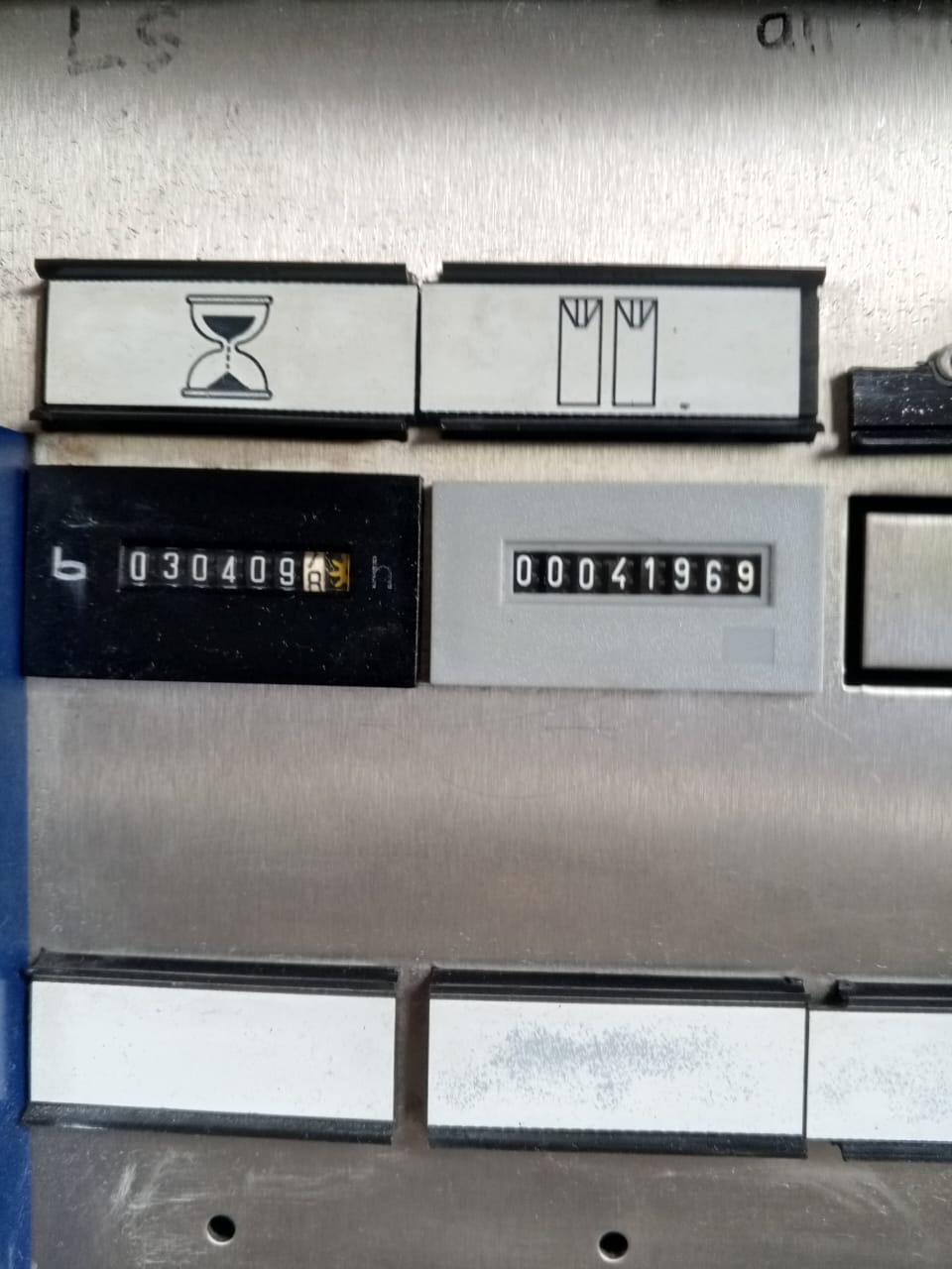 REFURBISHED TETRA PAK TBA 19 200ML SLIM 30v FILLING LINE FOR SALE YEAR 2007