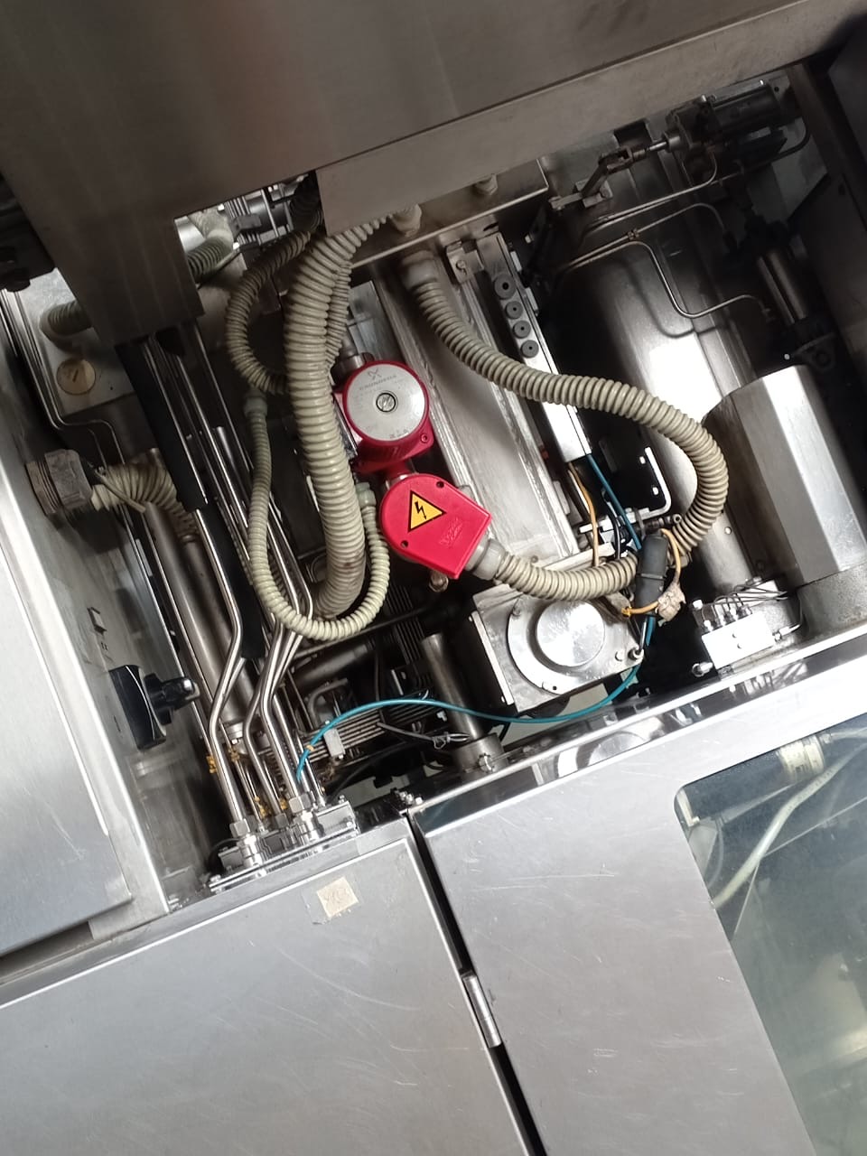 REFURBISHED TETRA PAK TBA 19 200ML SLIM 30v FILLING LINE FOR SALE YEAR 2007