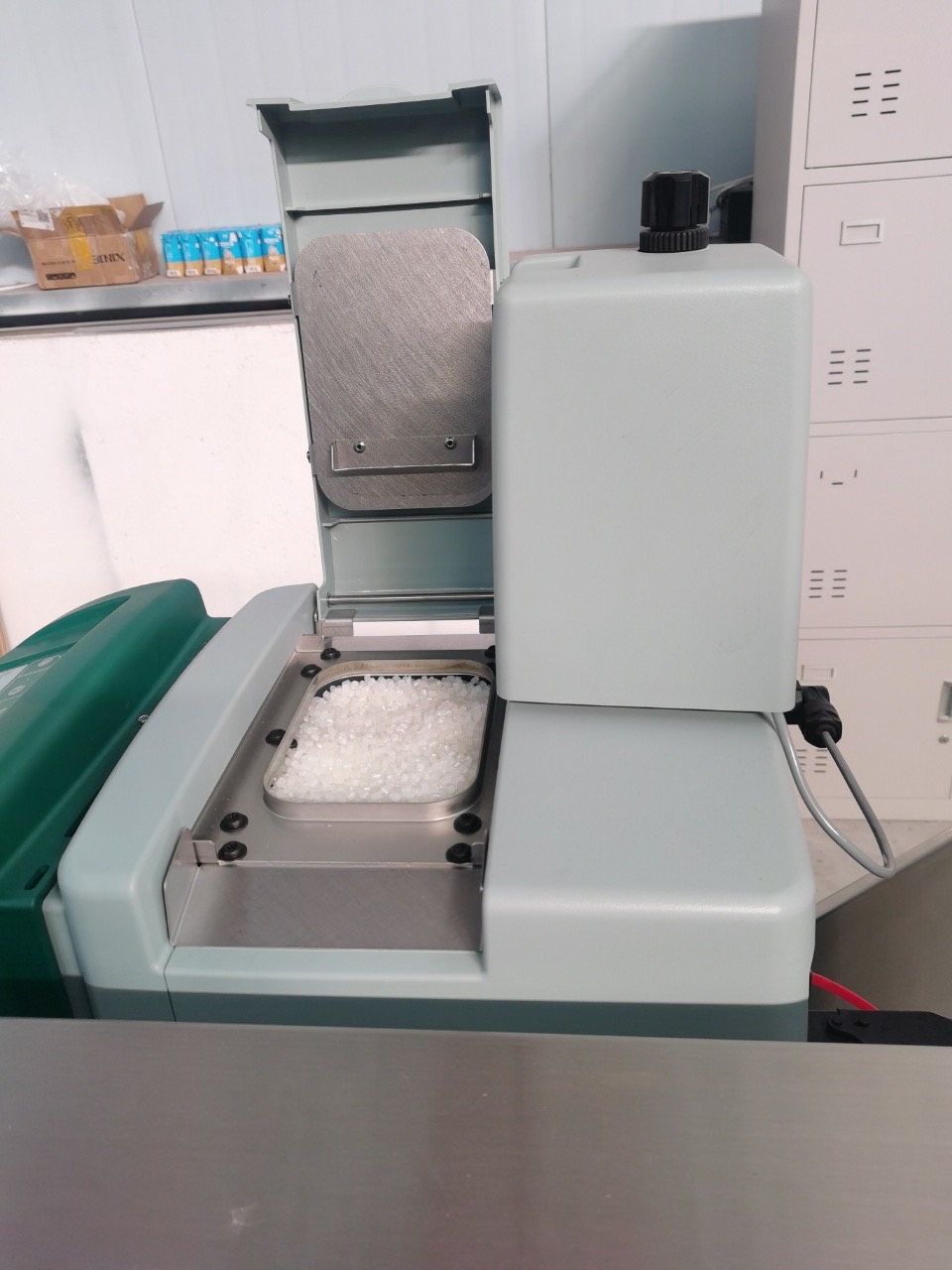 BRAND NEW STRAW APPLICATOR FOR SALE