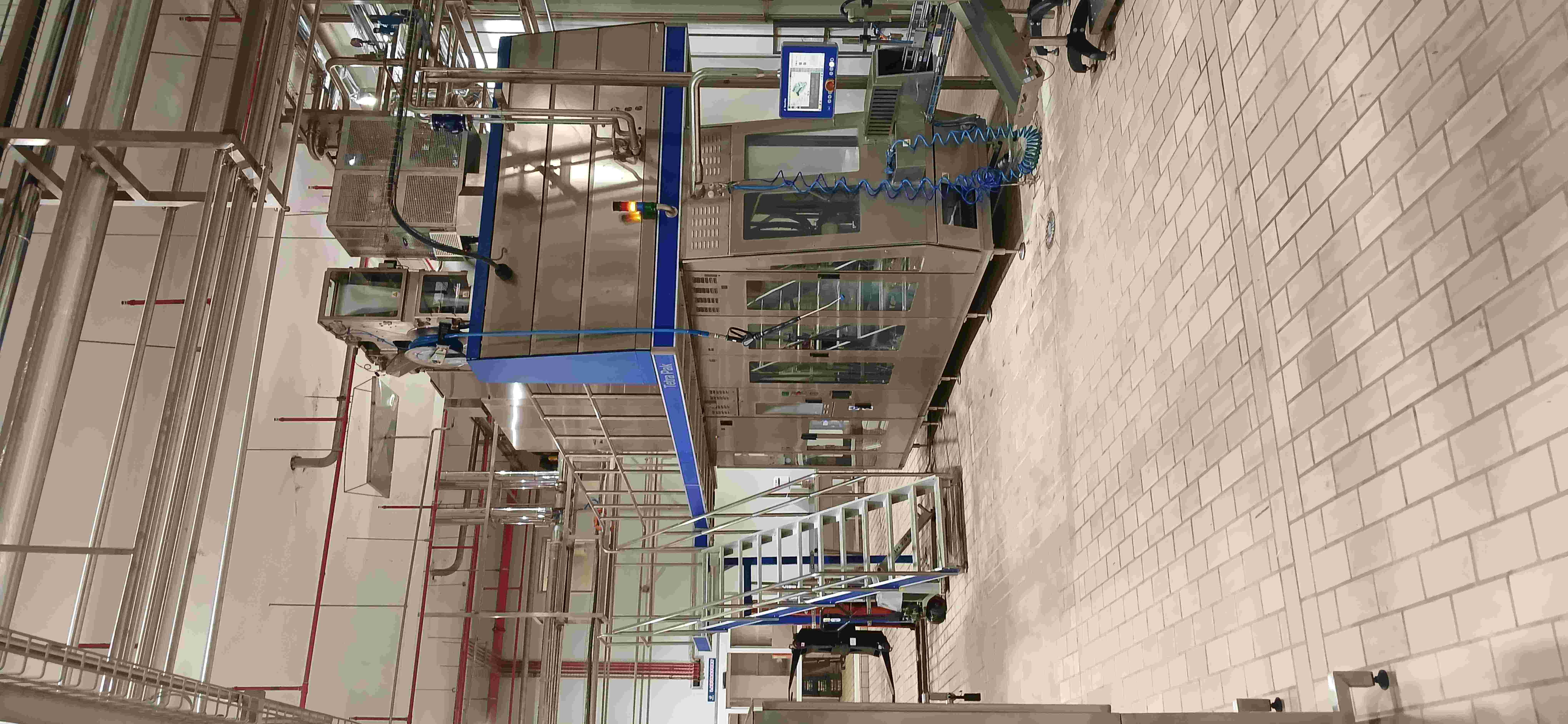 USED A3 SPEED 1000ML SQUARE FILLING LINE FOR SALE YEAR 2020