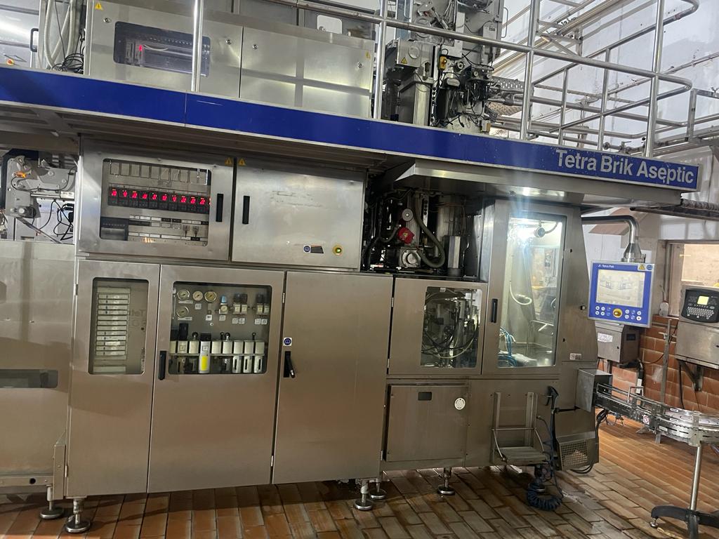REFURBISHED TETRA PAK TBA 19 200ML SLIM 40V FILLING LINE FOR SALE YEAR 2012