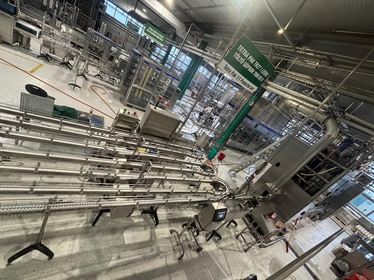 USED TETRA REX FILLING AND CAPPING COMPLETE LINE FOR SALE FOR LONG LIFE FRUIT JUICES YEAR 2016