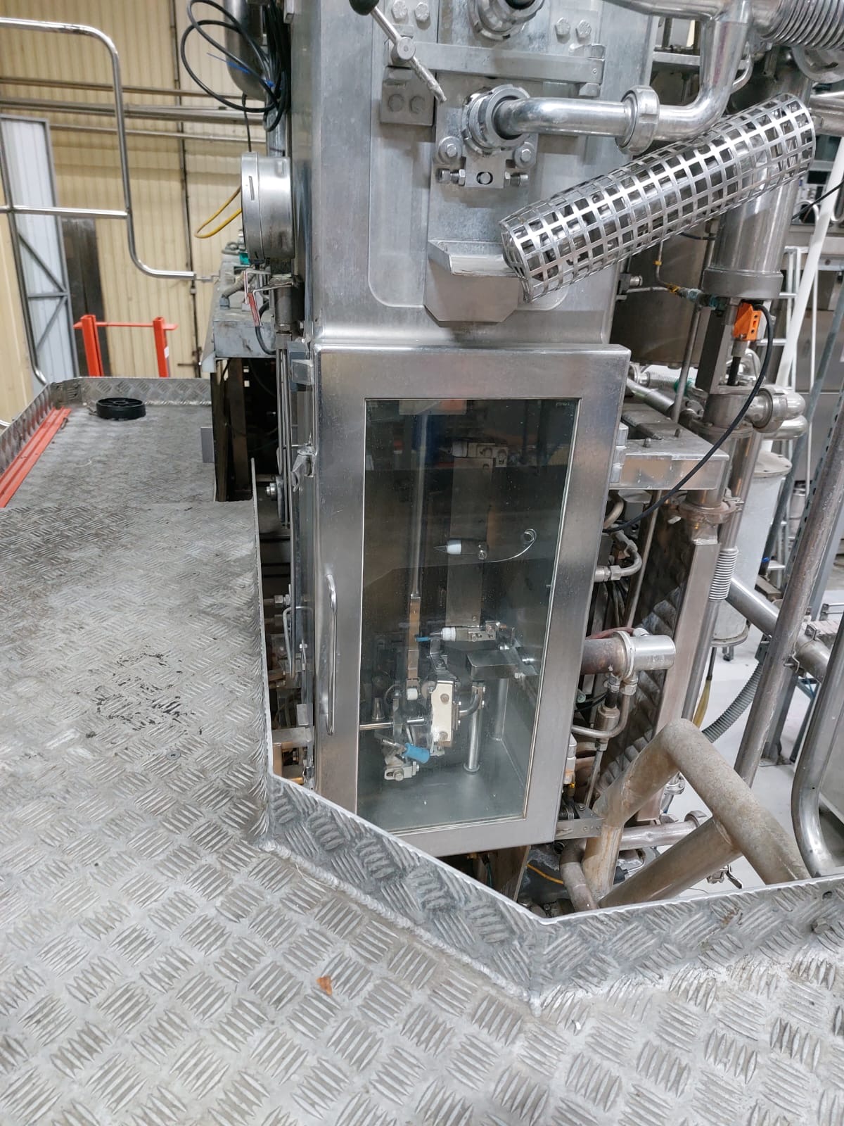 USED TETRA PAK TBA 9 200ML SLIM FILLING LINE FOR SALE YEAR 1993